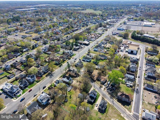 403 W BROAD ST, Paulsboro, NJ 08066