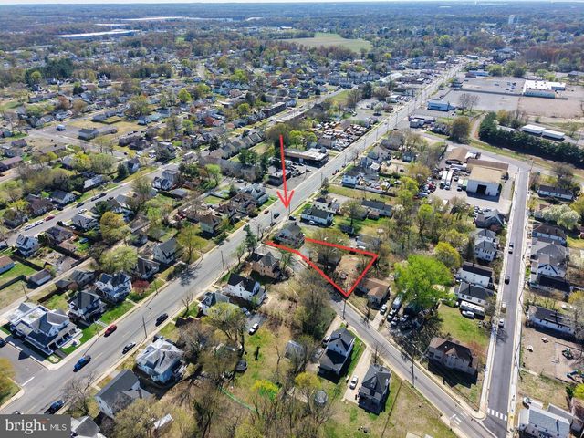 403 W BROAD ST, Paulsboro, NJ 08066