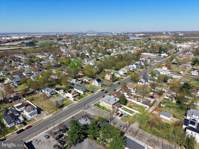 403 W BROAD ST, Paulsboro, NJ 08066