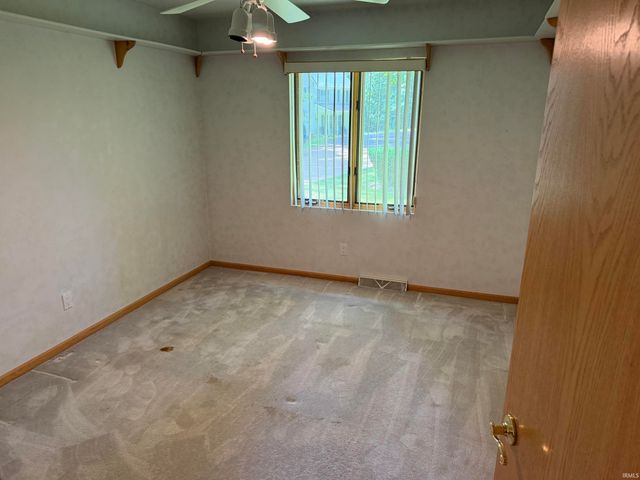 15312 Carriage Way Street, Plymouth, IN 46563