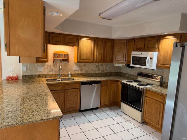 15312 Carriage Way Street, Plymouth, IN 46563
