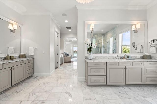 19 BAYFRONT COURT S, St Petersburg, FL 33711