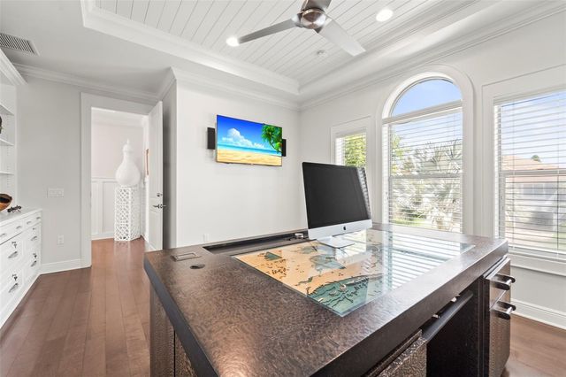 19 BAYFRONT COURT S, St Petersburg, FL 33711