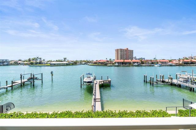 19 BAYFRONT COURT S, St Petersburg, FL 33711