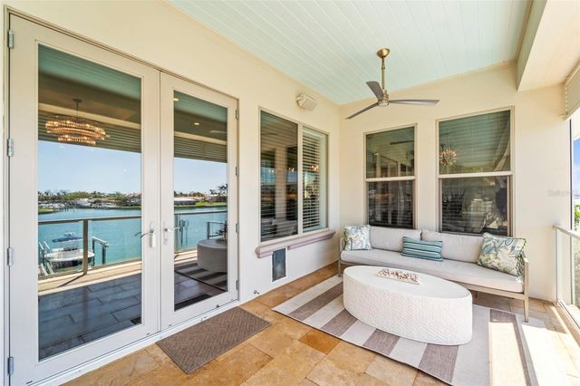 19 BAYFRONT COURT S, St Petersburg, FL 33711