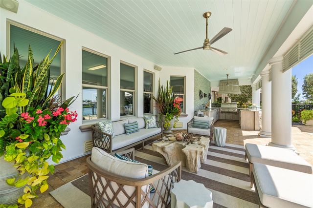 19 BAYFRONT COURT S, St Petersburg, FL 33711