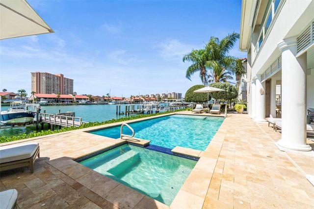 19 BAYFRONT COURT S, St Petersburg, FL 33711