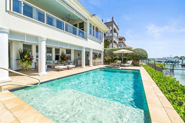 19 BAYFRONT COURT S, St Petersburg, FL 33711