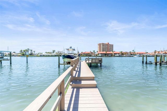 19 BAYFRONT COURT S, St Petersburg, FL 33711