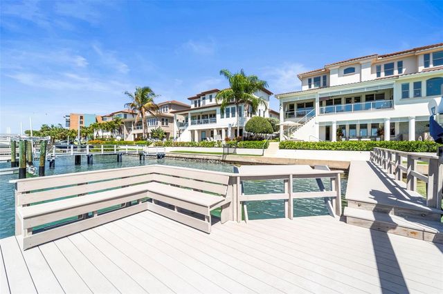 19 BAYFRONT COURT S, St Petersburg, FL 33711