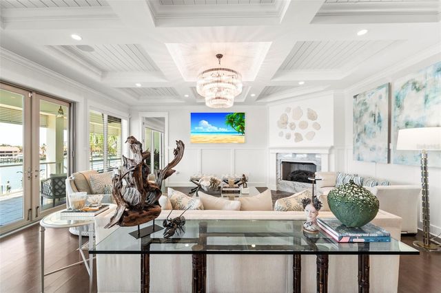 19 BAYFRONT COURT S, St Petersburg, FL 33711