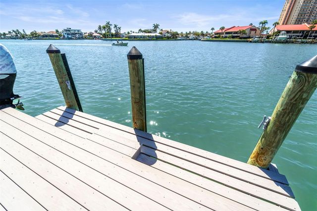 19 BAYFRONT COURT S, St Petersburg, FL 33711
