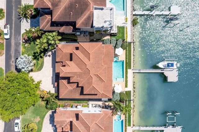 19 BAYFRONT COURT S, St Petersburg, FL 33711