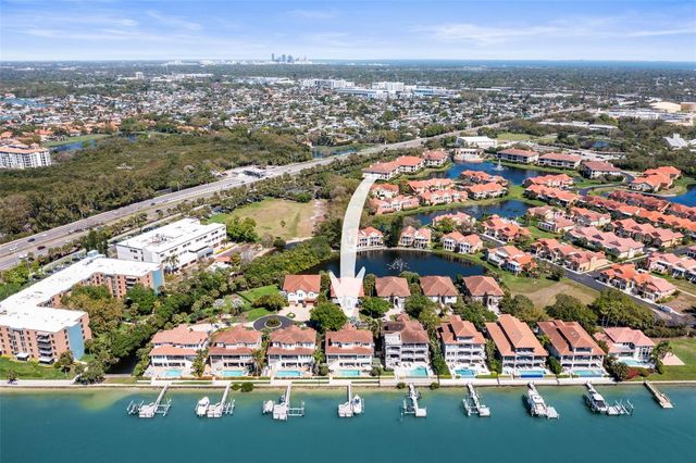 19 BAYFRONT COURT S, St Petersburg, FL 33711