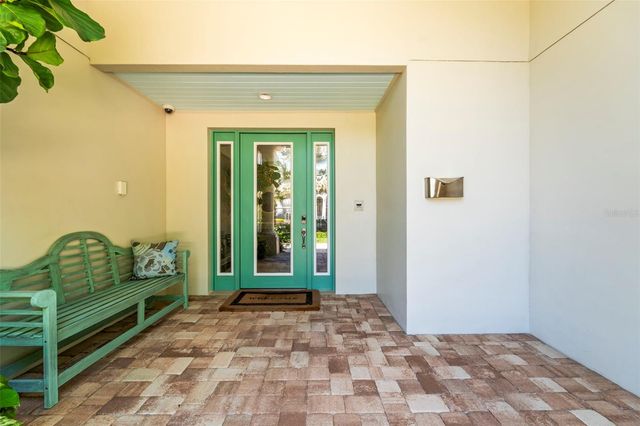 19 BAYFRONT COURT S, St Petersburg, FL 33711