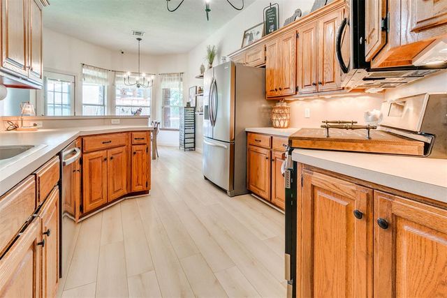 15613 Sandstone Terrace, Moore, OK 73170