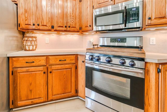 15613 Sandstone Terrace, Moore, OK 73170