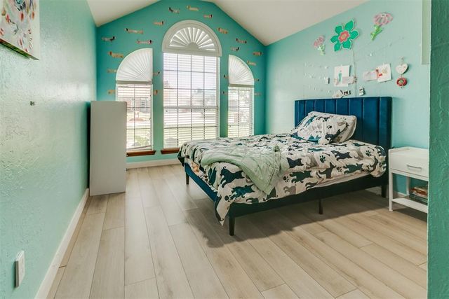 15613 Sandstone Terrace, Moore, OK 73170