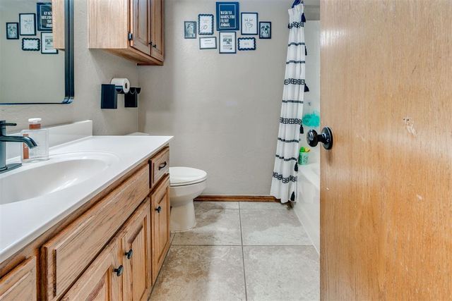 15613 Sandstone Terrace, Moore, OK 73170