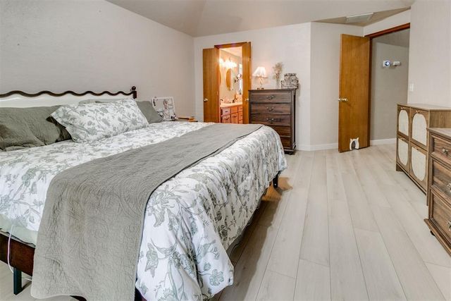 15613 Sandstone Terrace, Moore, OK 73170