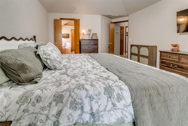 15613 Sandstone Terrace, Moore, OK 73170
