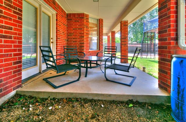 15613 Sandstone Terrace, Moore, OK 73170