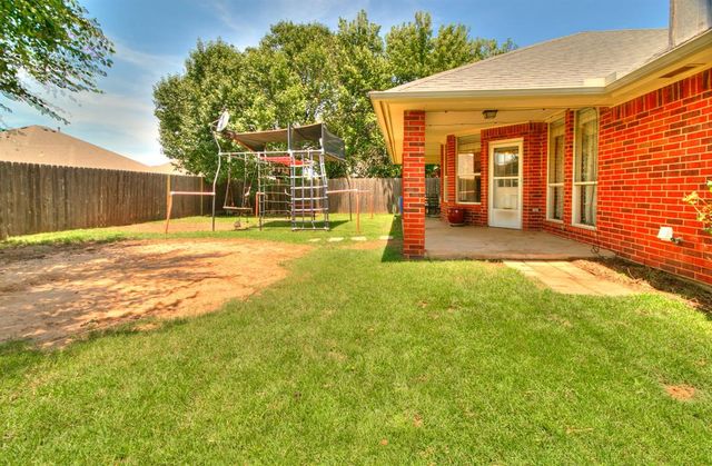 15613 Sandstone Terrace, Moore, OK 73170