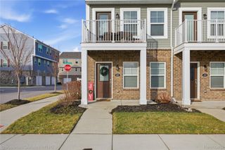 401 Jeff Keeton Drive 40, Hazel Park, MI 48030