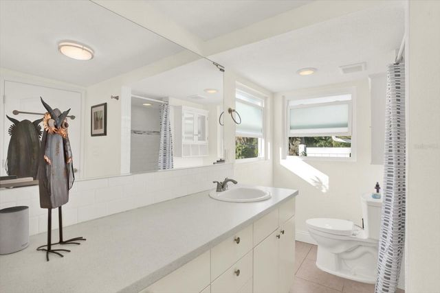 5201 18TH AVENUE S, Gulfport, FL 33707