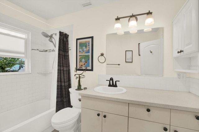 5201 18TH AVENUE S, Gulfport, FL 33707