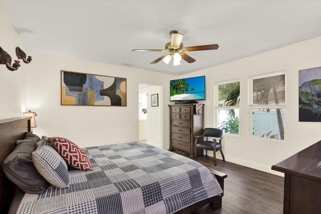 5201 18TH AVENUE S, Gulfport, FL 33707