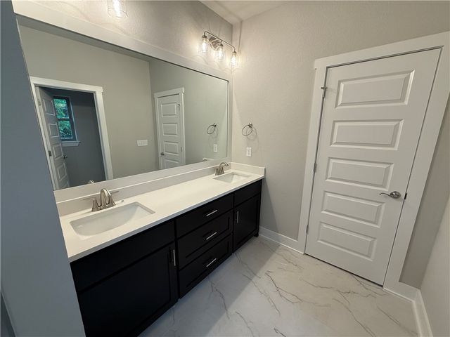 2106 N Dagan Street, Siloam Springs, AR 72761