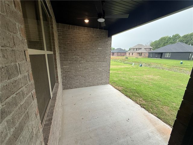 2106 N Dagan Street, Siloam Springs, AR 72761