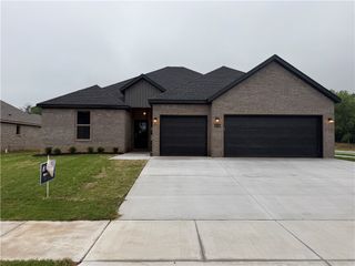 2106 N Dagan Street, Siloam Springs, AR 72761