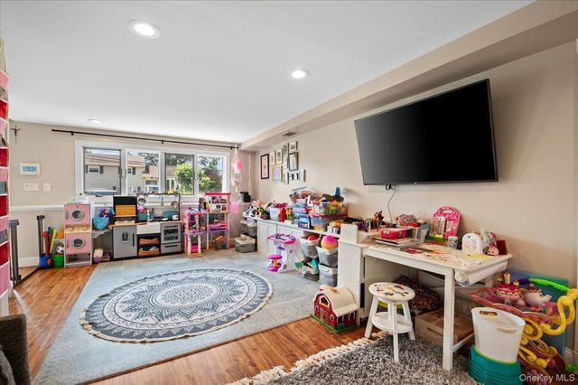 215 N Boston Avenue, Massapequa, NY 11758