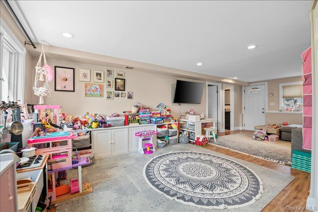 215 N Boston Avenue, Massapequa, NY 11758