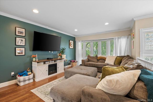 215 N Boston Avenue, Massapequa, NY 11758