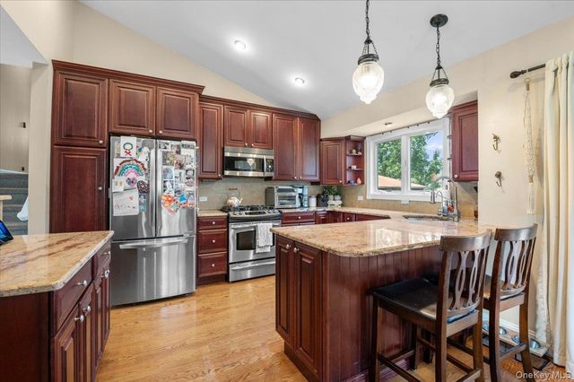 215 N Boston Avenue, Massapequa, NY 11758