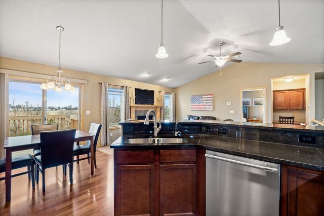 5918 NW 106th Street, Johnston, IA 50131