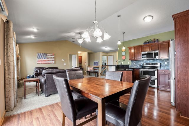 5918 NW 106th Street, Johnston, IA 50131