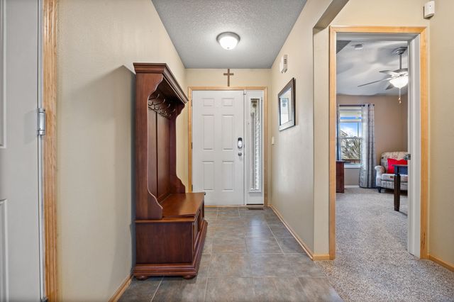 5918 NW 106th Street, Johnston, IA 50131