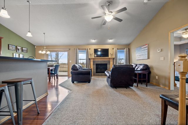 5918 NW 106th Street, Johnston, IA 50131