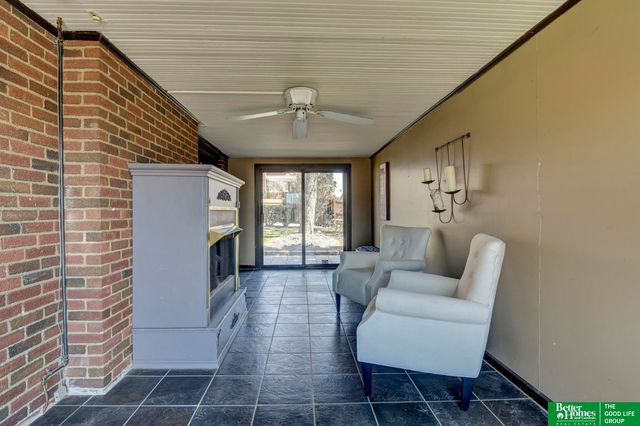 101 N 54 Street, Omaha, NE 68132