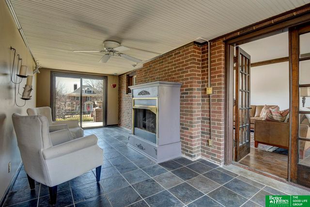 101 N 54 Street, Omaha, NE 68132