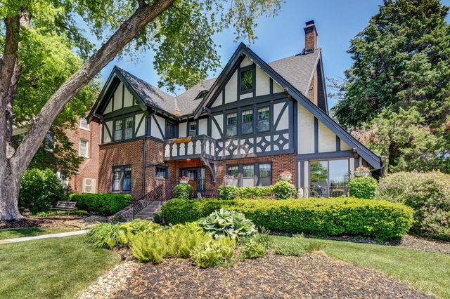 101 N 54 Street, Omaha, NE 68132