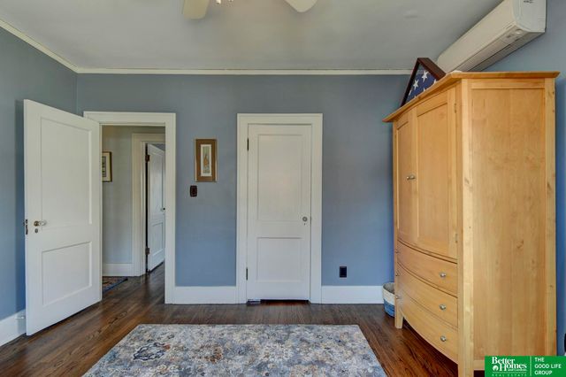 101 N 54 Street, Omaha, NE 68132