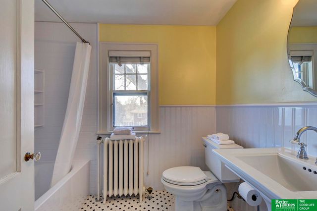 101 N 54 Street, Omaha, NE 68132