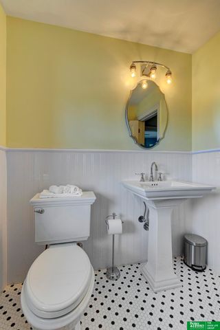 101 N 54 Street, Omaha, NE 68132