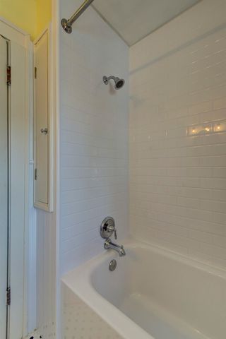 101 N 54 Street, Omaha, NE 68132