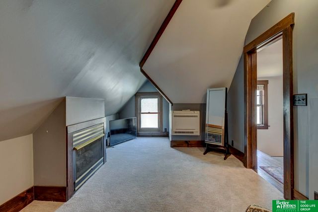 101 N 54 Street, Omaha, NE 68132